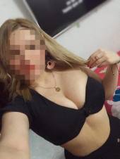 SARA RECUEN LLEGADA A MANRESA PECHO GRANDES