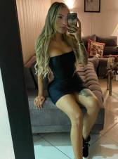 Me excita obedecer, servirte, gemir bajo tu control. Piso