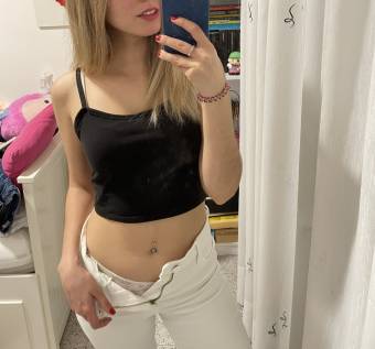 piernas torneadas y tetas firmes que más puedes pedir mi amor