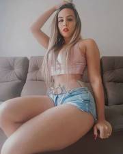 rubia explosiva, cachonda y muy activa